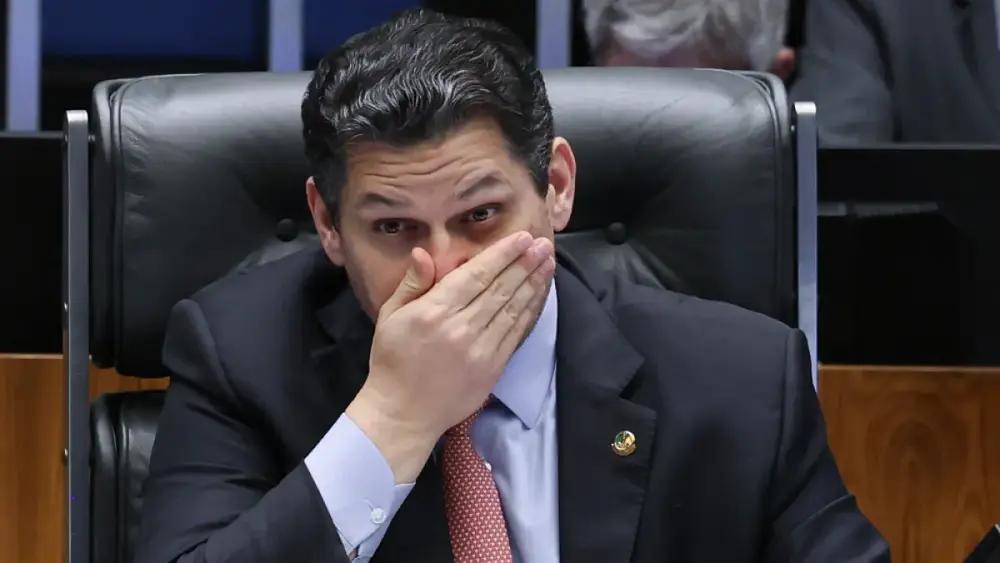 Alcolumbre sinaliza pauta-bomba de agentes de saúde para próxima semana