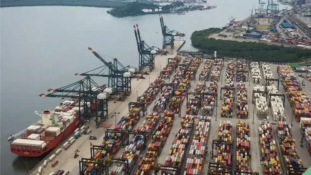 Alta de exportações reduz déficit em conta corrente para US$ 2,33 bi