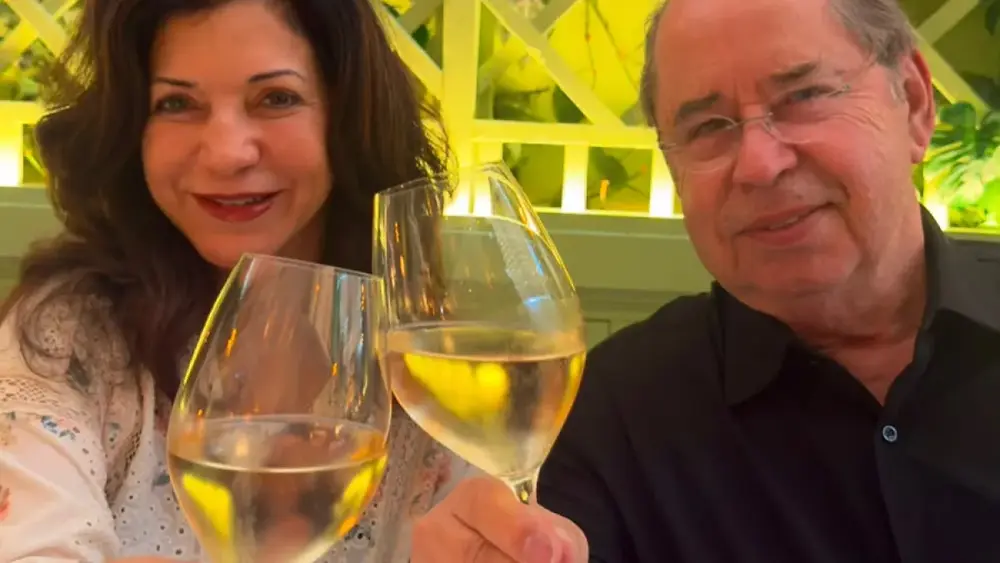 Desembargador Eustáquio Silveira celebra aniversário na Europa com família