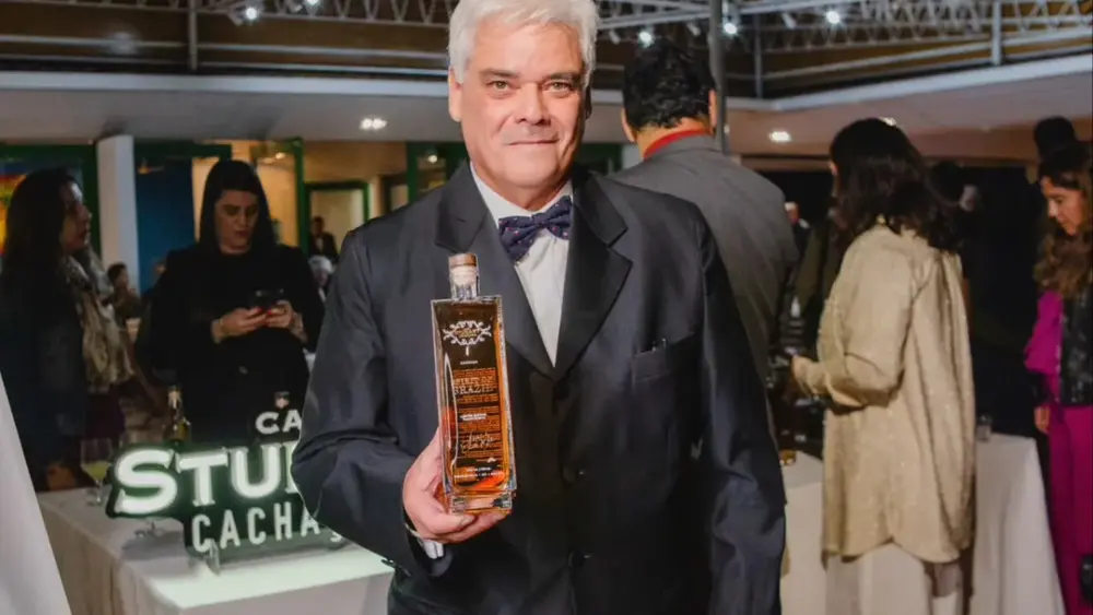 Hugo Studart lança cachaça especial para bicentenário Brasil-Reino Unido