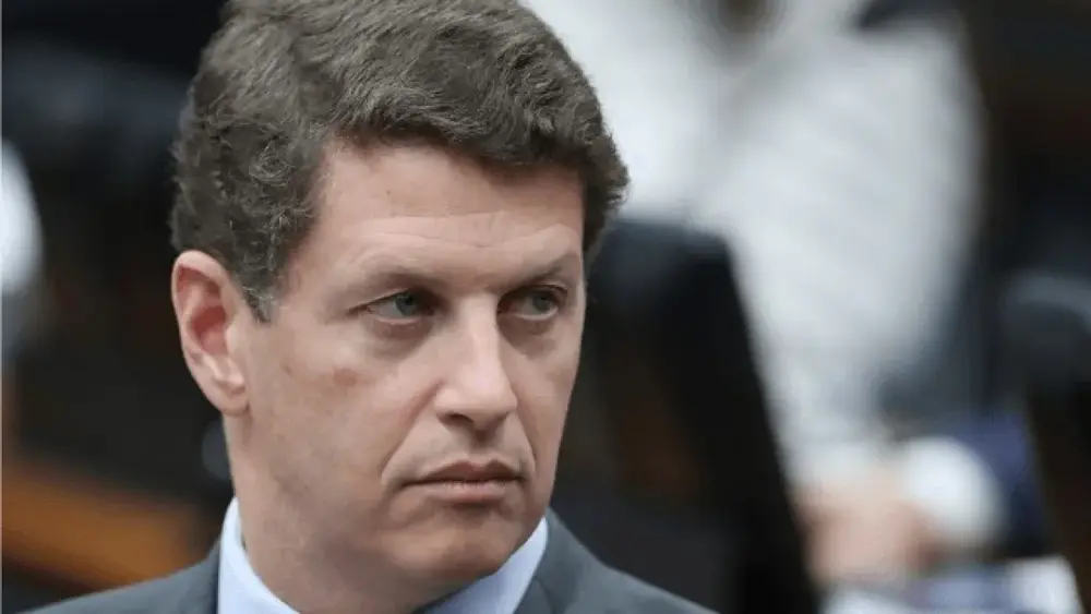 Justiça derruba vídeo de Salles contra André do Prado no Senado