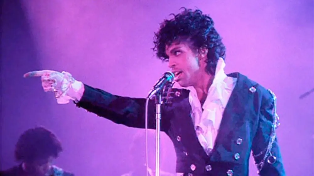 Prince: álbum póstumo inédito “Timeless” será lançado em agosto