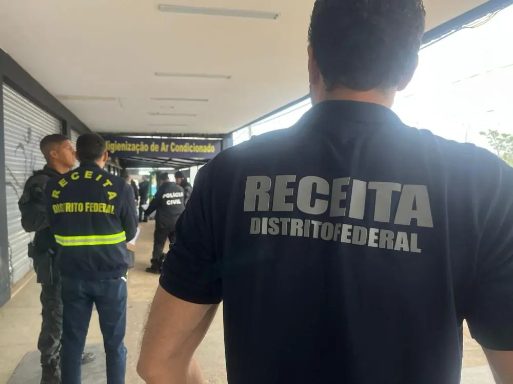 Receita do DF apreende 202 iPhones e R$ 2,5 mi em mercadorias